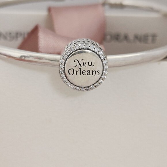 Pandora New Orleans Saints NFL Logo Travel Destination Bead Charm S925 Silver - Picture 2 of 8